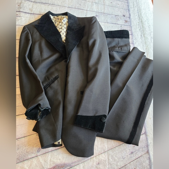 LORD WEST BLACK VELVET TRIM BLACK TUXEDO LINING PATTERNED SUIT TWO VENT SIZE 40R - Picture 1 of 11